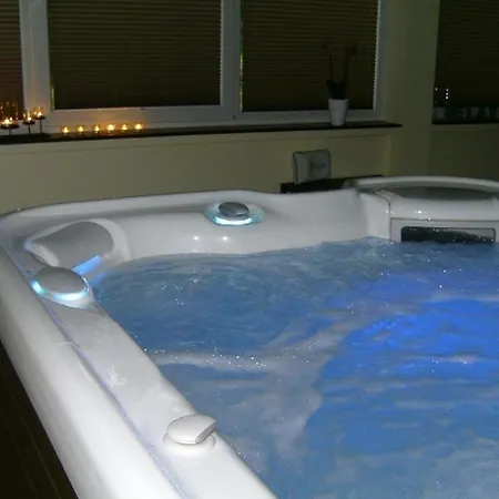 Moderne Kommerswag Mit Finnischer Sauna *